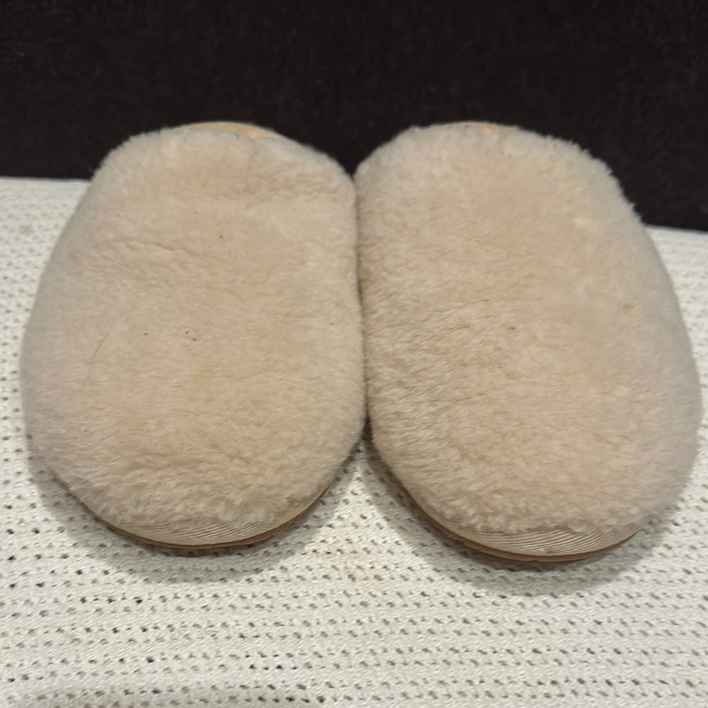 UGG Soft Cream Shearling Slippers - Picture 4 of 8